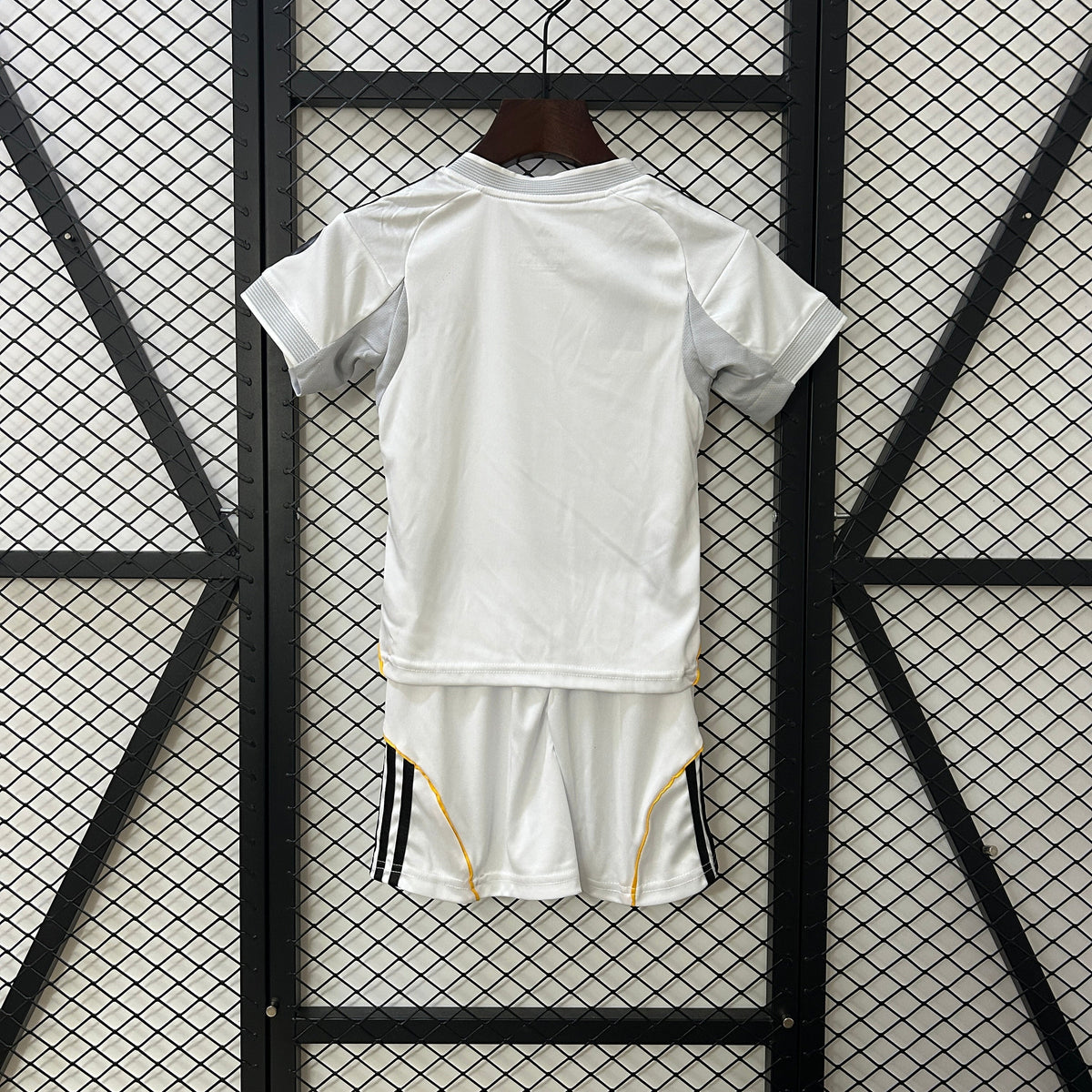 T-shirt e Pantaloncini Bambino Real Madrid Home 25/26