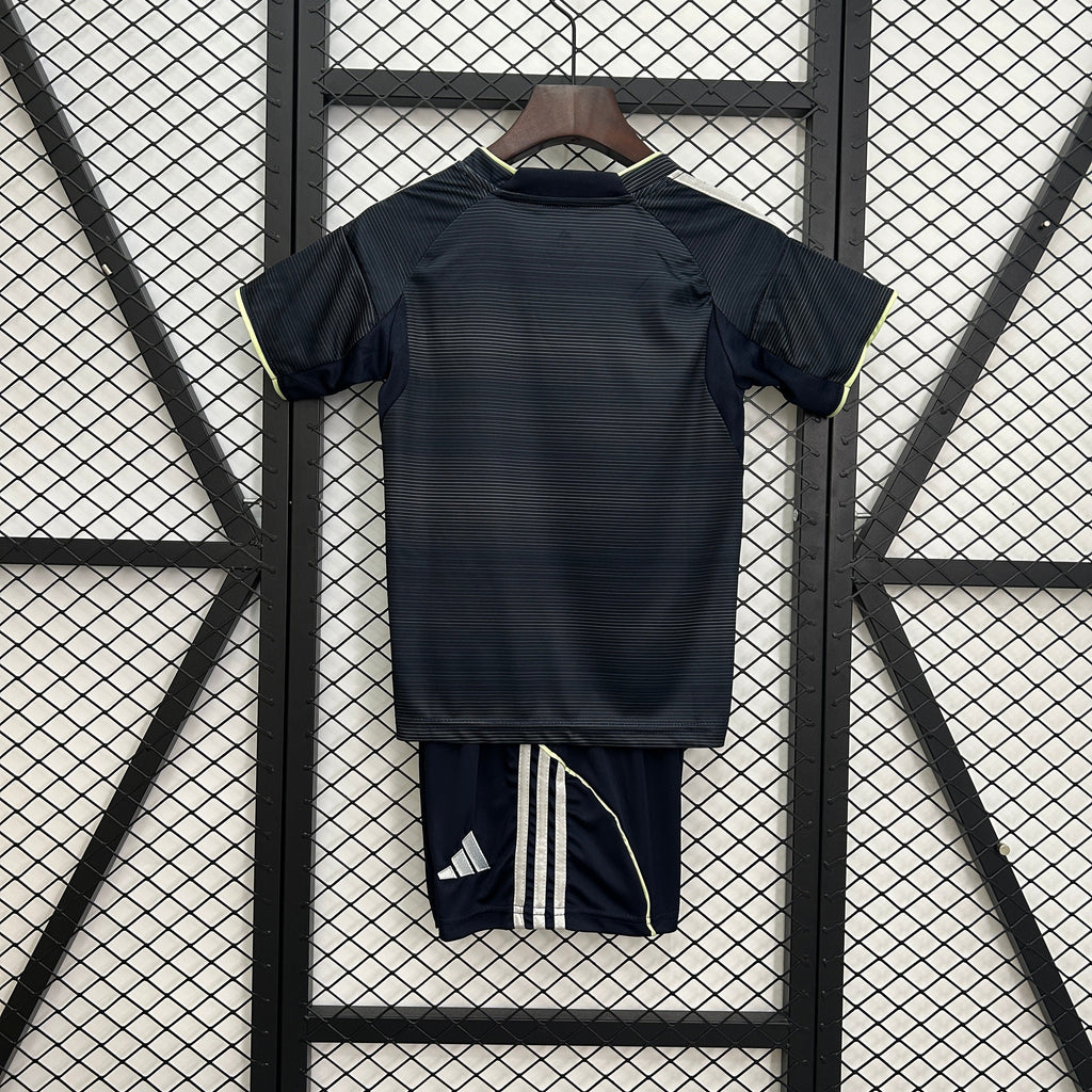 T-shirt e Pantaloncini Bambino Real Madrid Away 25/26