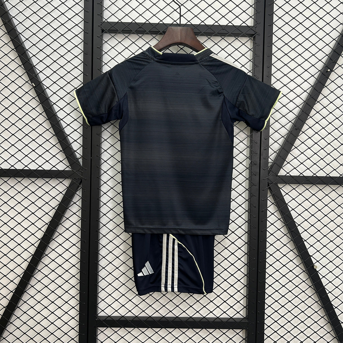 T-shirt e Pantaloncini Bambino Real Madrid Away 25/26