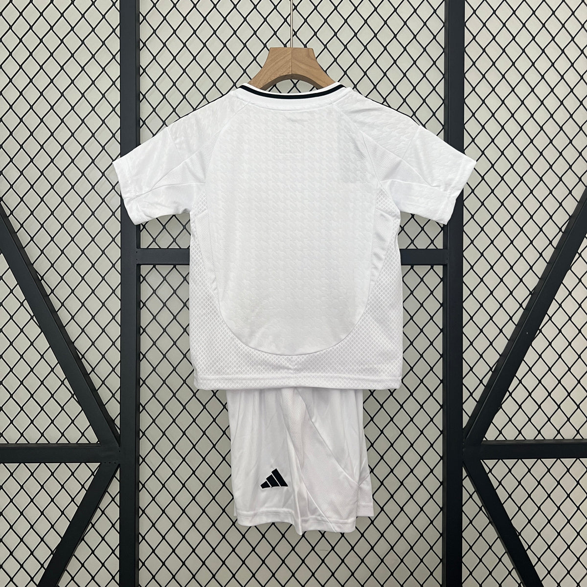 T-shirt e Pantaloncini Bambino Real Madrid Home 24/25