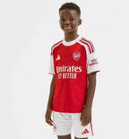 T-shirt e Pantaloncini Bambino Arsenal Home 25/26 - Con Calzettoni