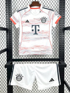 T-shirt e Pantaloncini Bambino Bayern Monaco Away 25/26