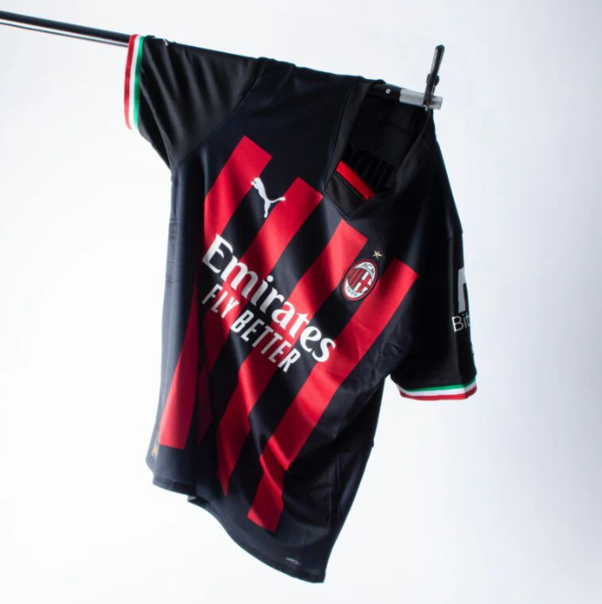 Maglia AC Milan home 22/23 - Con Patch Serie A e Scudetto