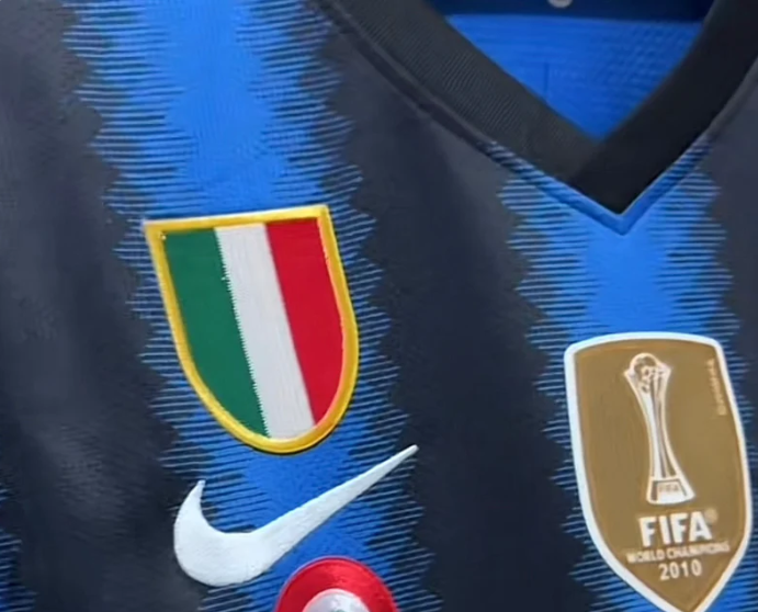 Maglia Inter Retro 10/11 - Con Scudetto e Patchs