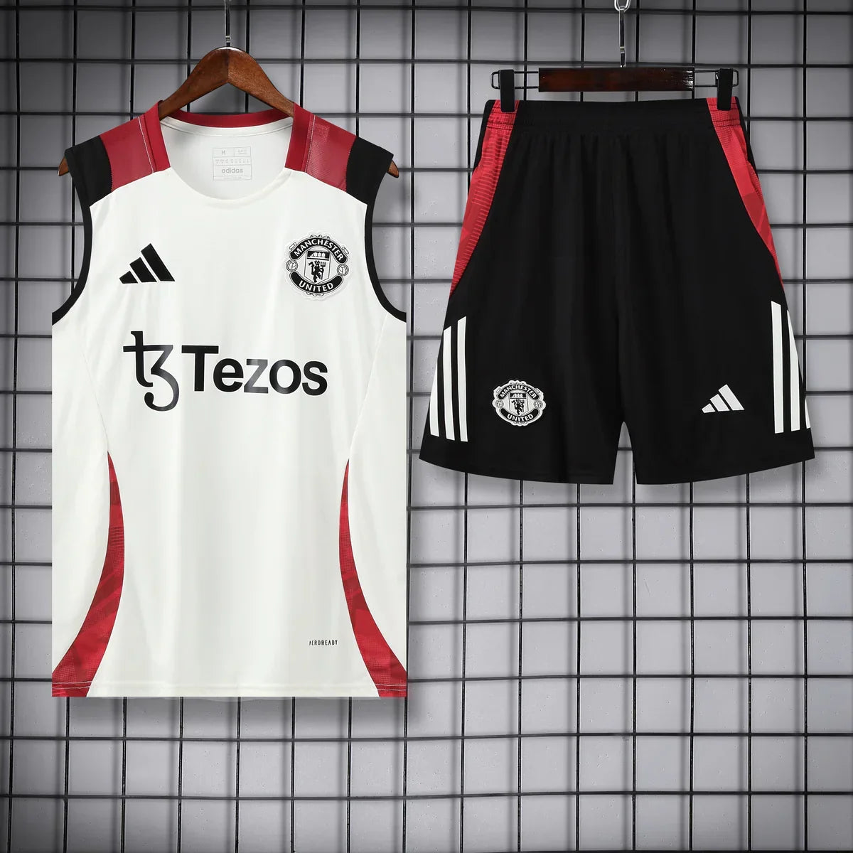Maglia e Pantaloncini da Allenamento Manchester United 25/26