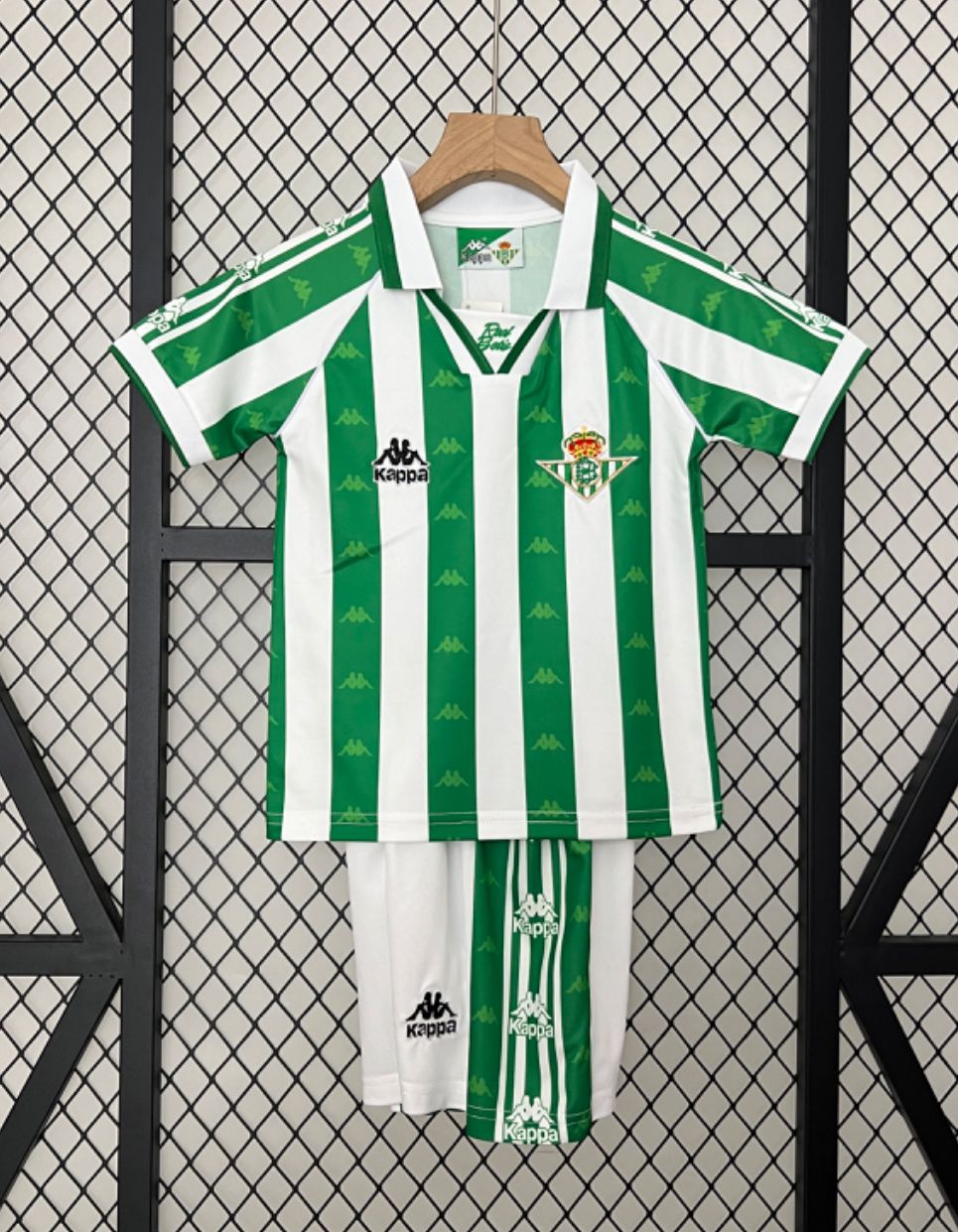 T-shirt e Pantaloncini Bambino Real Betis Home - Retro 1995/97