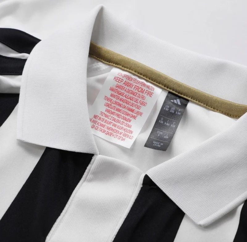 T-shirt e Pantaloncini Bambino Juventus "Visit Detroit" Home 26/27 - Con Calzettoni