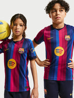 T-shirt e Pantaloncini Bambino FC Barcelona Home 26/27
