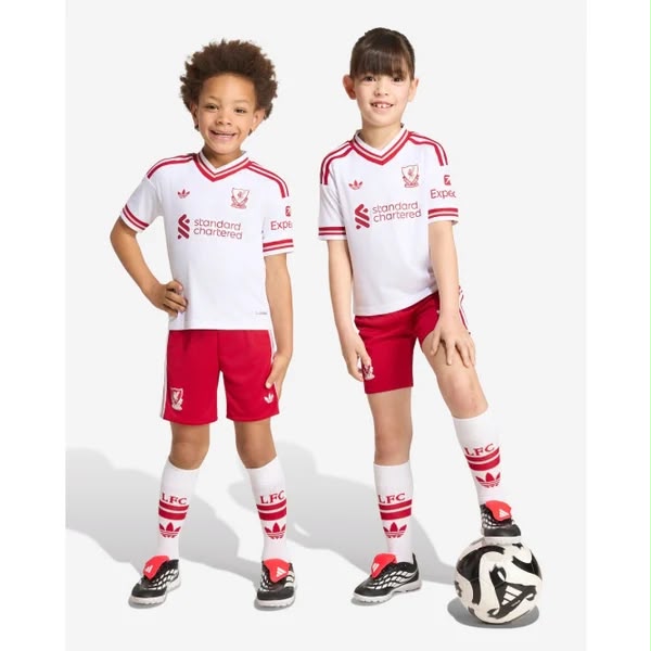T-shirt e Pantaloncini Bambino Liverpool Away 26/27