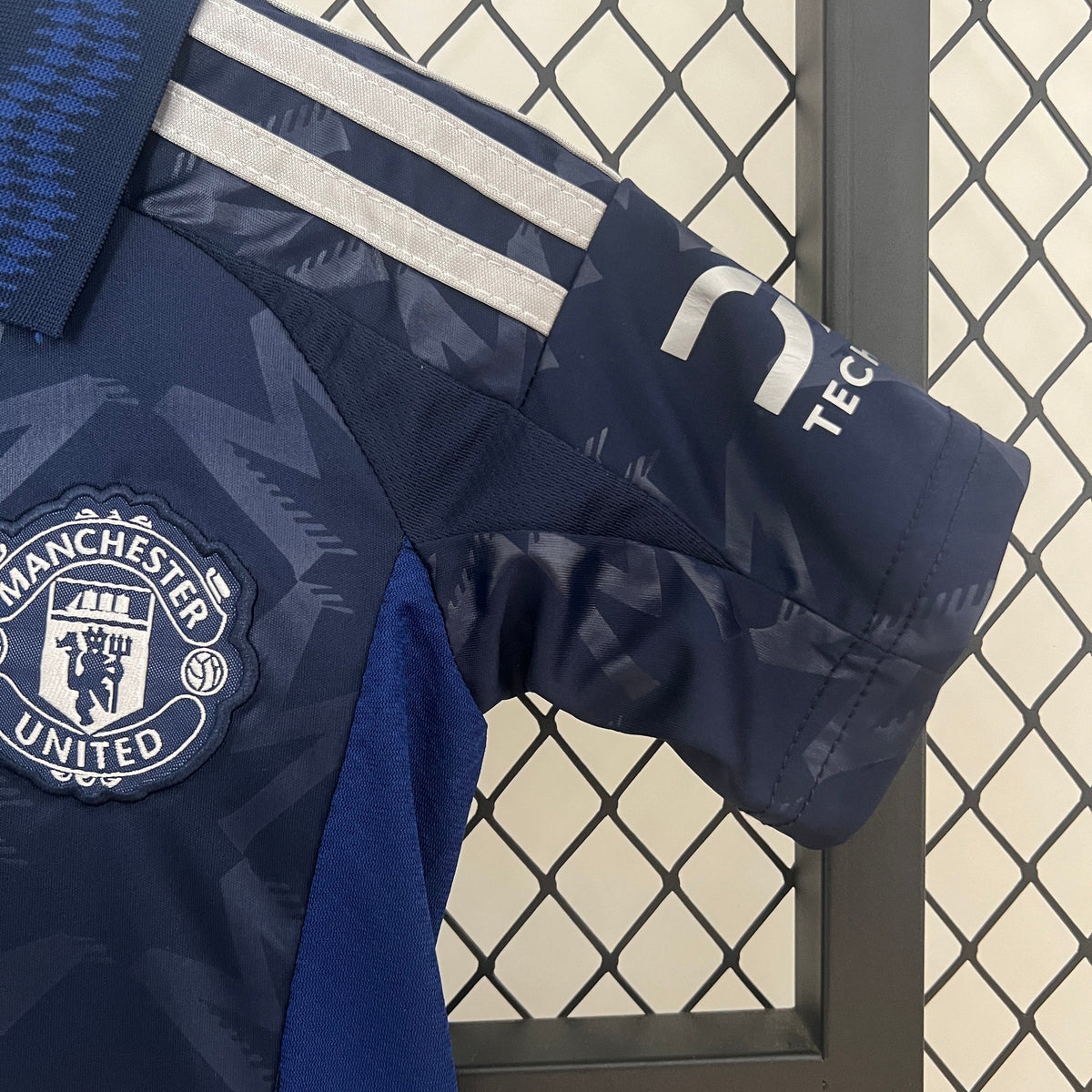 T-shirt e Pantaloncini Bambino Manchester United Away 24/25