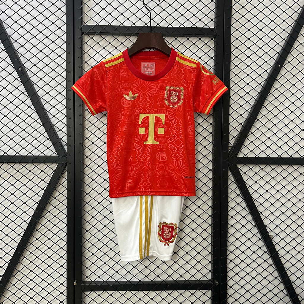 T-shirt e Pantaloncini Bambino Bayern Monaco 25/26 - 125 Anni