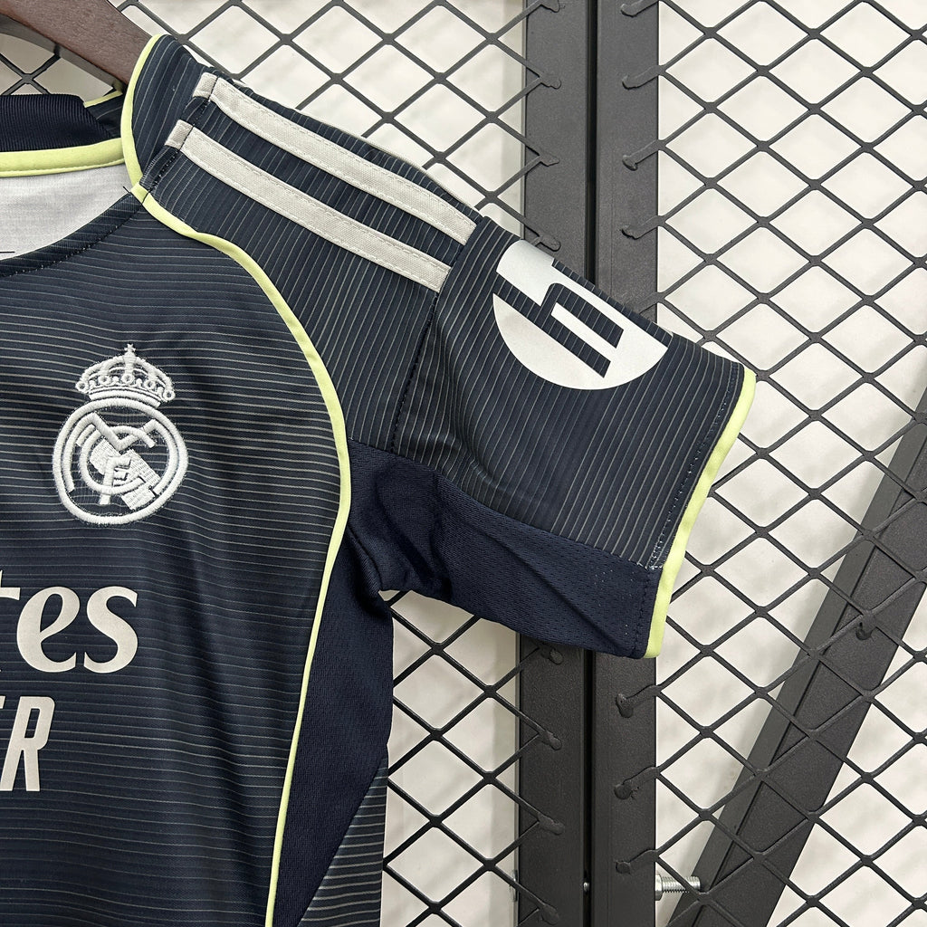 T-shirt e Pantaloncini Bambino Real Madrid Away 25/26