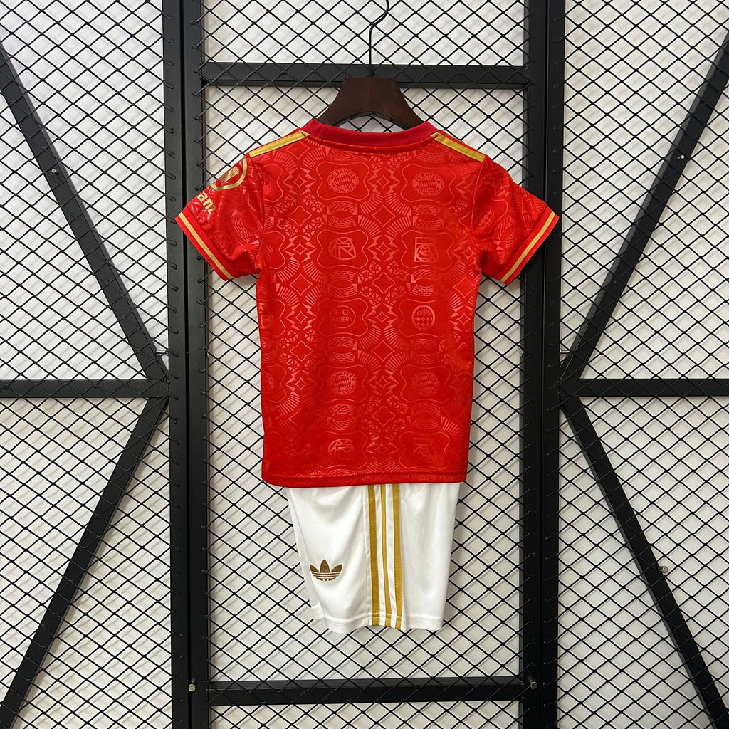 T-shirt e Pantaloncini Bambino Bayern Monaco 25/26 - 125 Anni